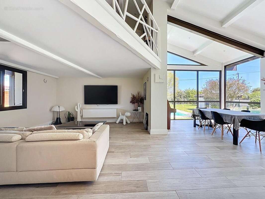 Photo 3 - Maison à LA SALVETAT-SAINT-GILLES