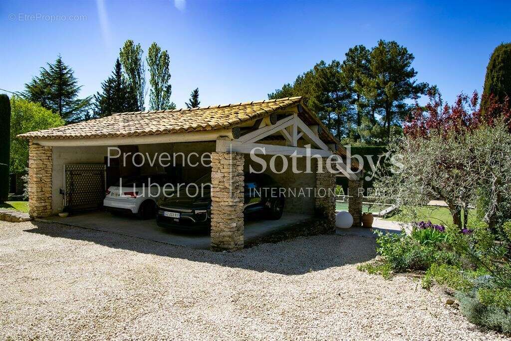 Maison à GORDES
