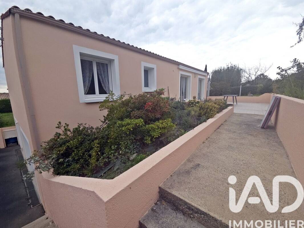 Photo 1 - Maison à MONTOURNAIS