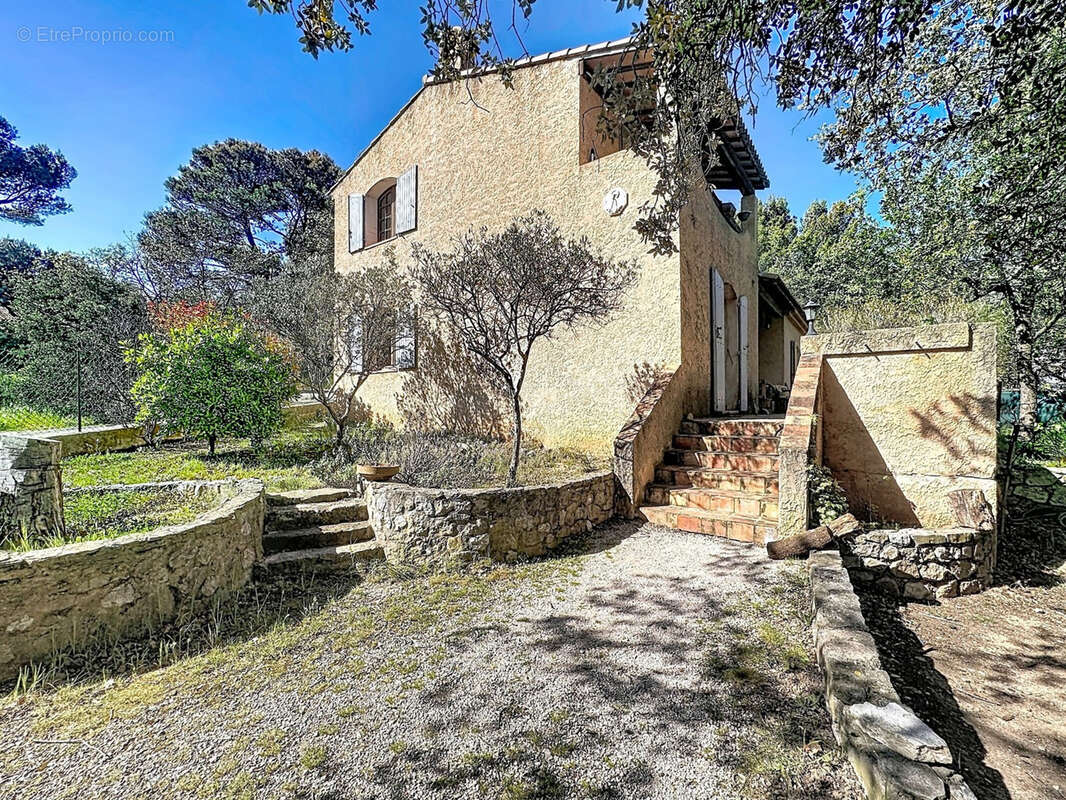 Double habitation T4 + T2 - - photo 2