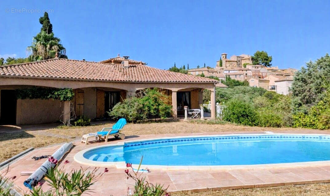 Maison à MONTOULIERS