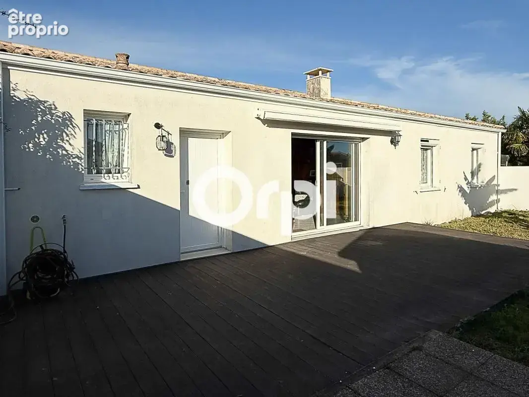 Maison de plain-pied à FOURAS - photo 1