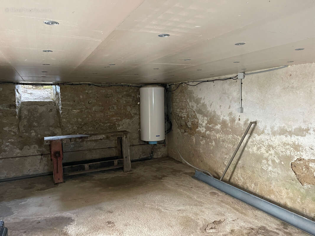 Maison à SAINT-MARCEL-EN-MARCILLAT