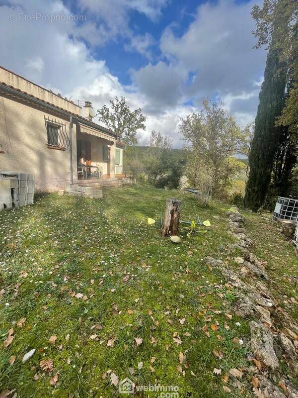 Maison à ENTRECASTEAUX