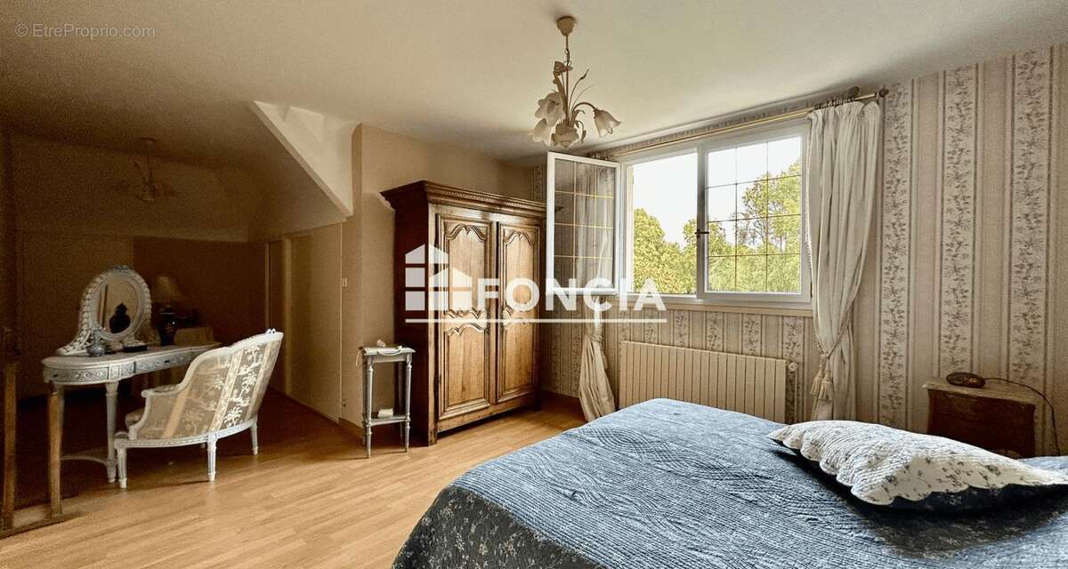 Maison à NIEUIL-L'ESPOIR