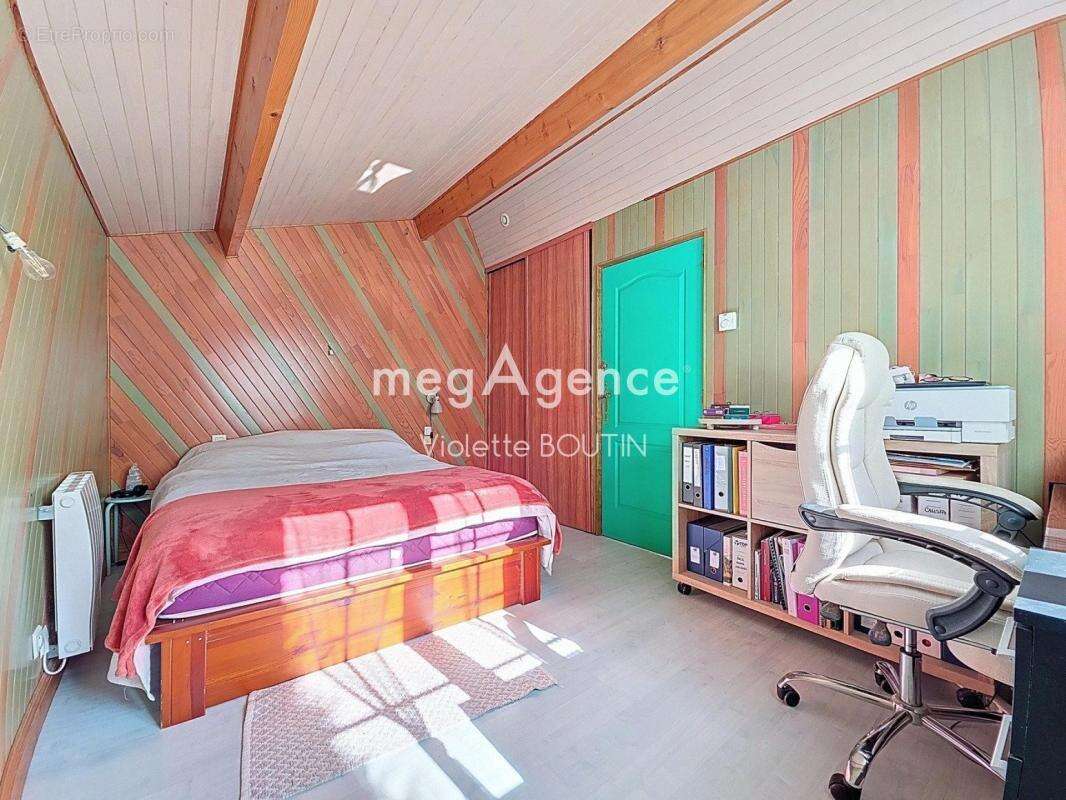 Maison à LE PUISET-DORE