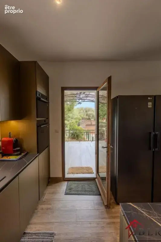 Demeure de prestige de 282 m2 composée de deux étages indépe - photo 8