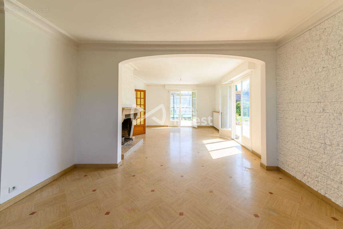 Maison à COULOMMIERS