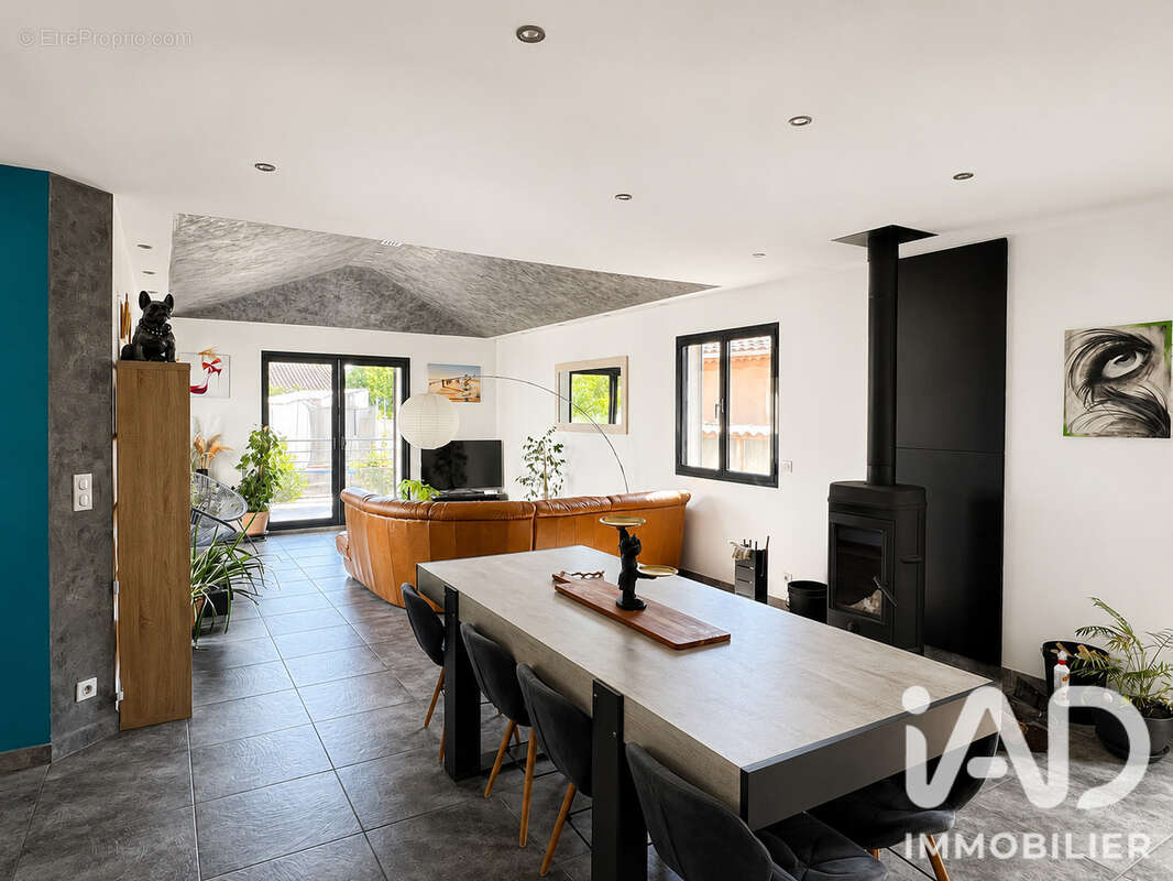 Maison 200 m² à Bagnols-Sur-Ceze  - photo 8