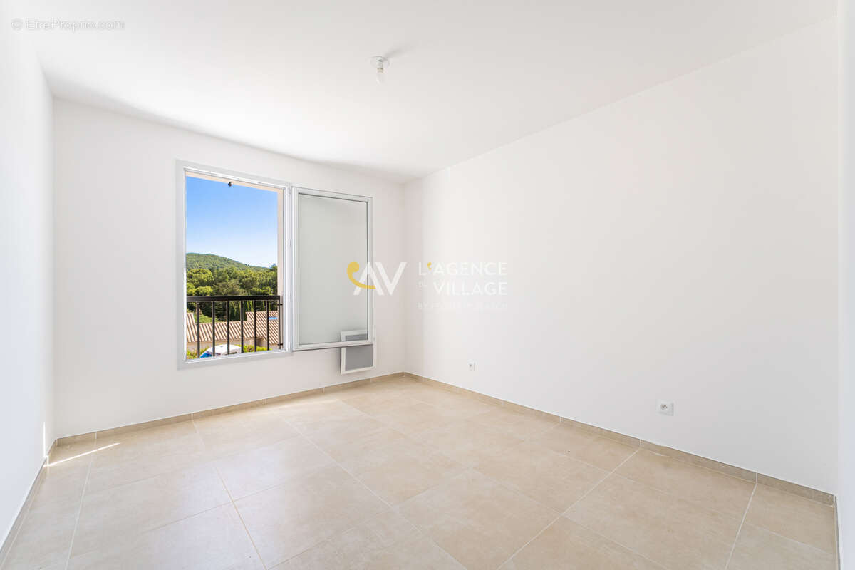 Appartement à LA GARDE-FREINET
