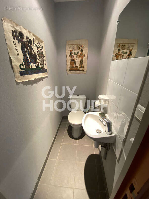 Commerce à SAINT-GENIS-LAVAL