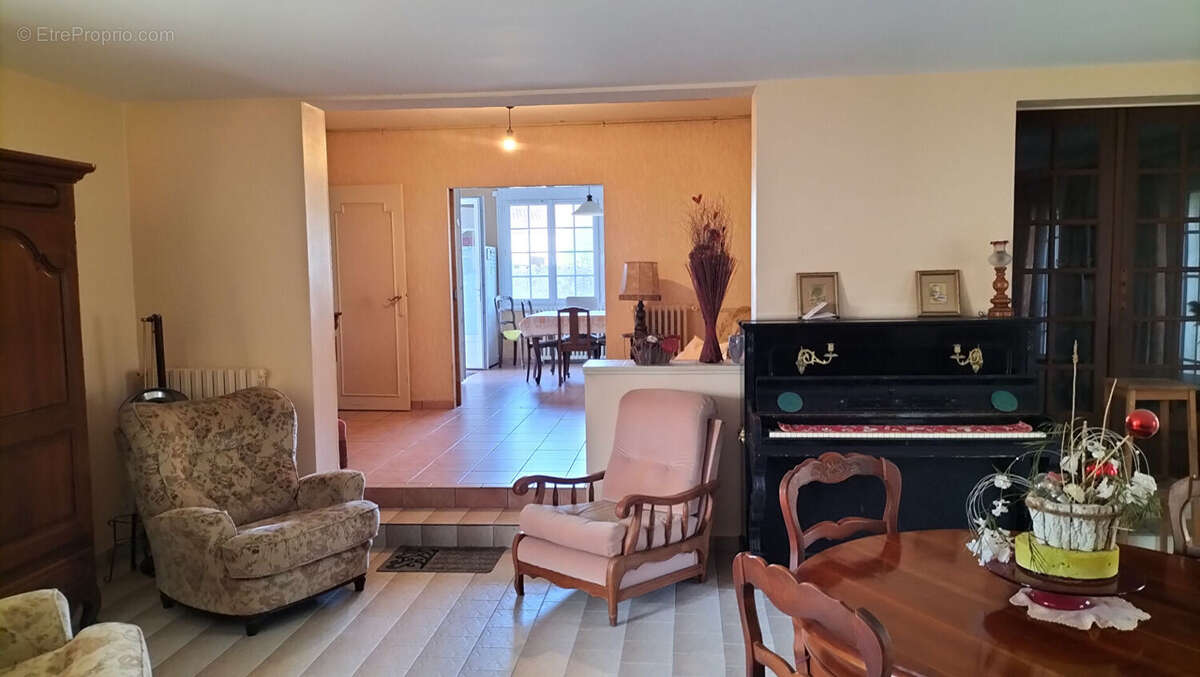 Maison à TONNAY-CHARENTE