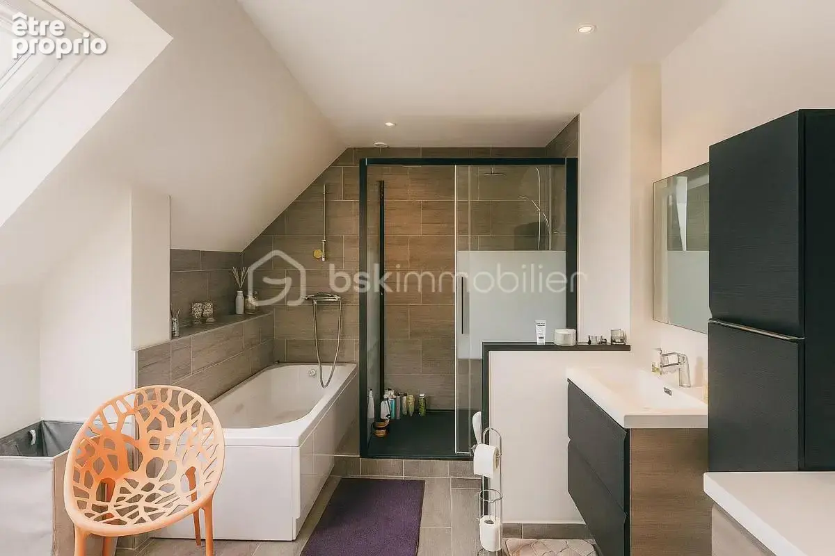 Maison familiale de 227m2 avec piscine chauffée! - photo 16