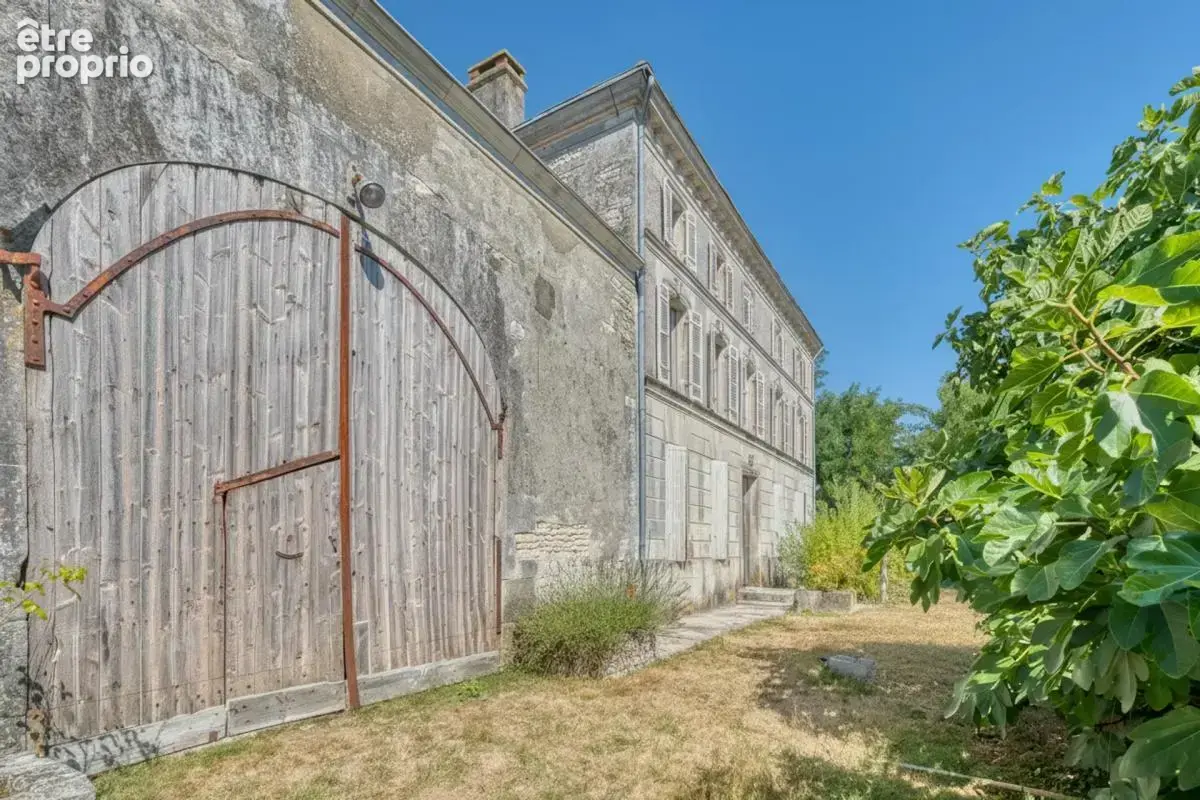 Maison de 8 pièces de 244 m² à Saint-Sever-de-Saintonge - photo 18
