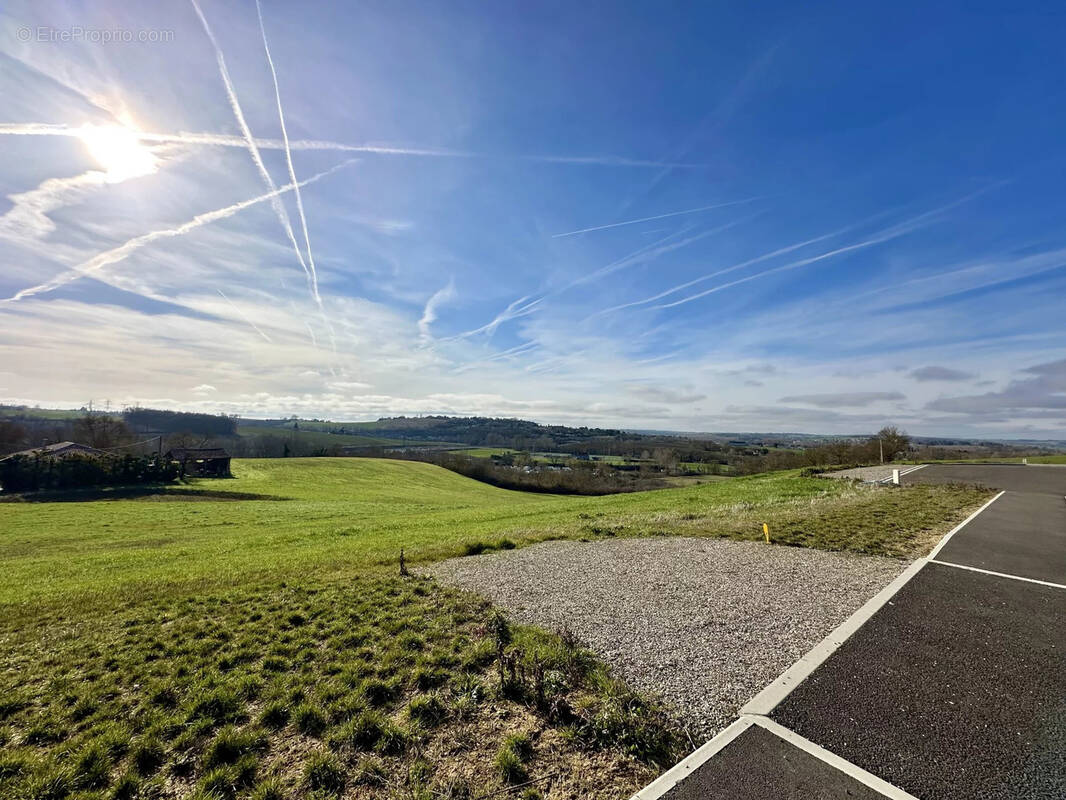 Terrain à L&#039;ISLE-JOURDAIN