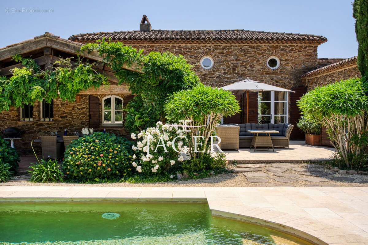 Maison à LA GARDE-FREINET