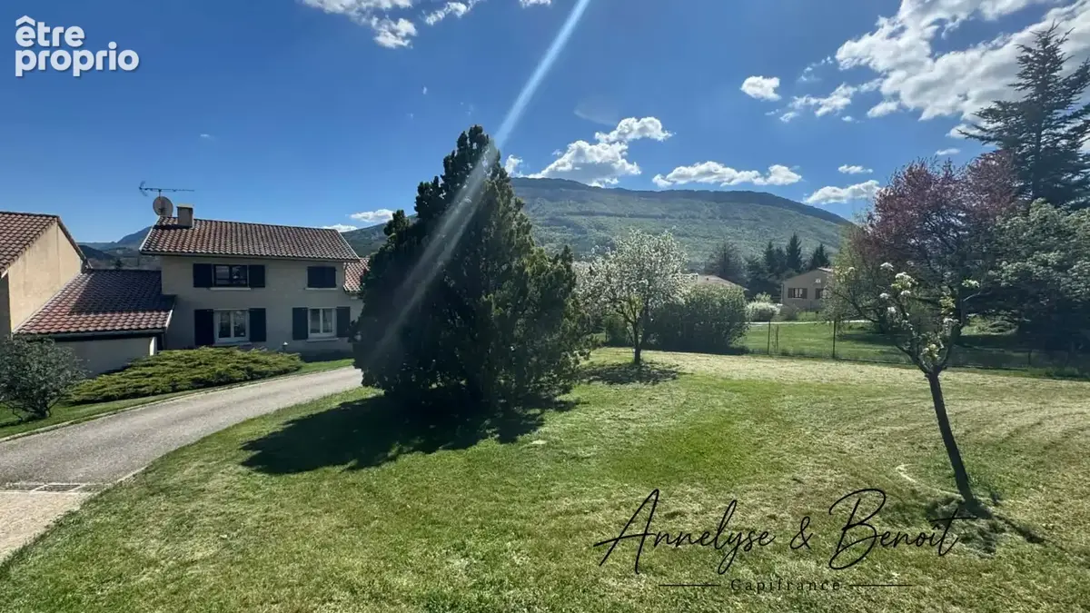 Maison à LA BATIE-MONTSALEON