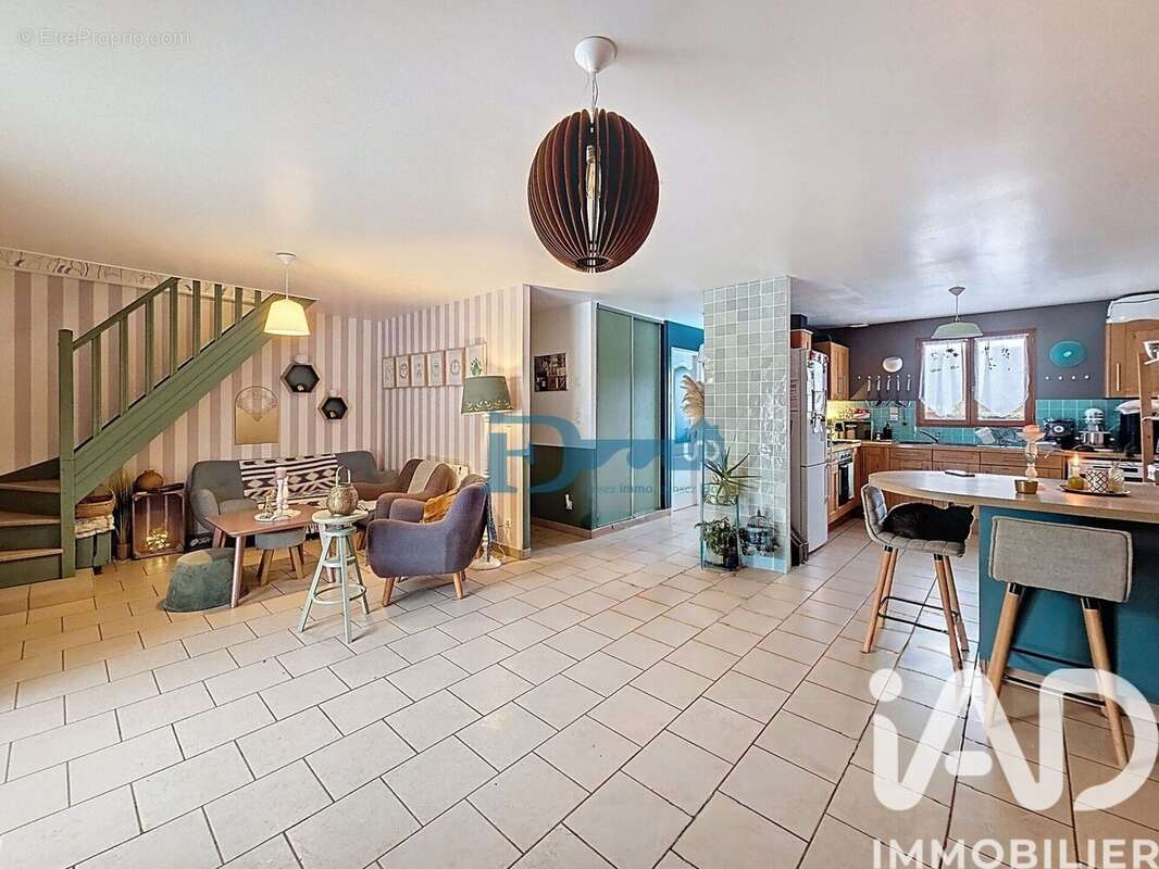 Maison 104 m² à Freulleville  - photo 3