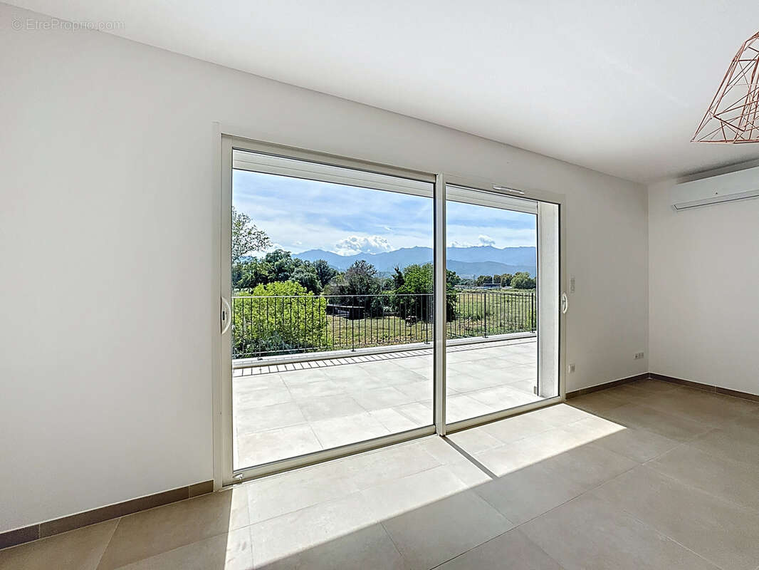 Appartement Neuf Grand T3 à Ghisonaccia - photo 10