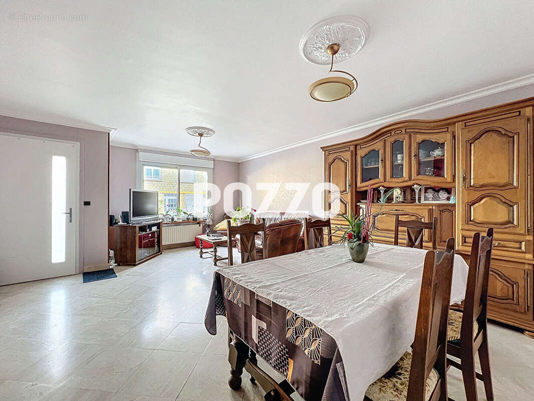 Maison à SAINT-HILAIRE-DU-HARCOUET