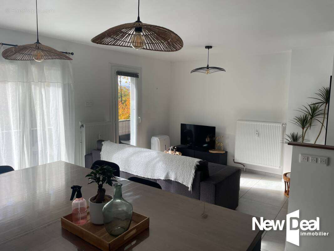 Appartement à VEYNES