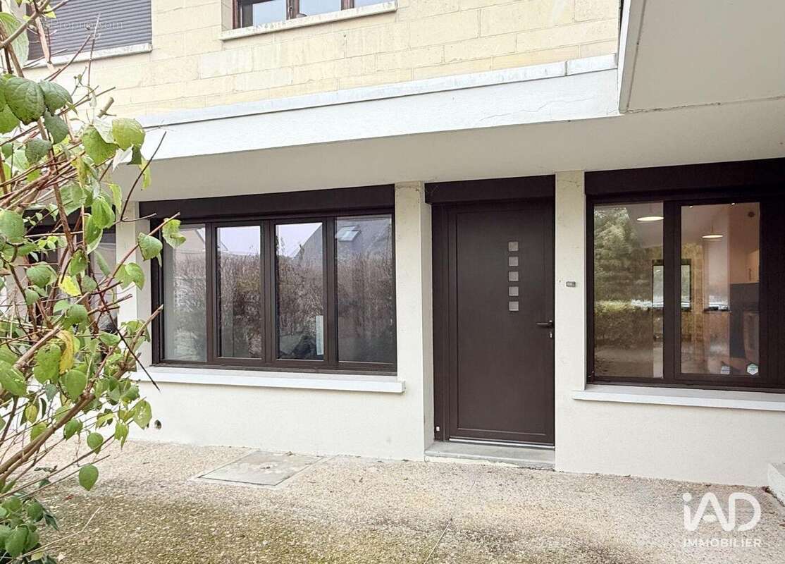 Photo 9 - Commerce à ETIOLLES