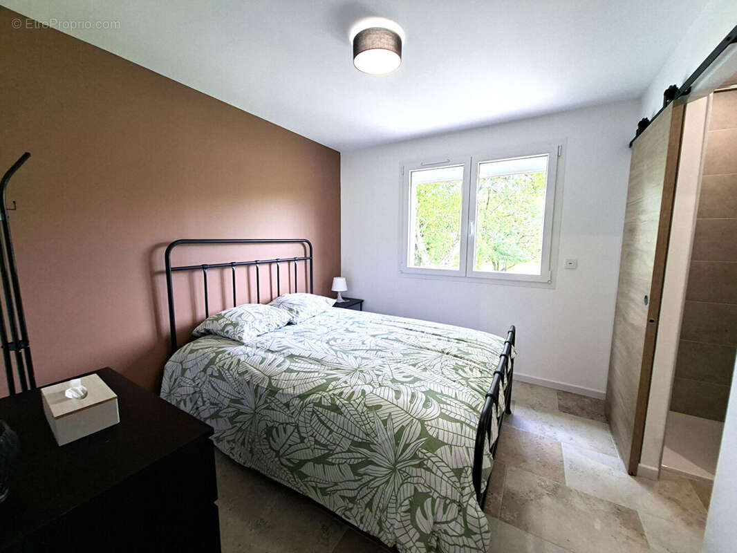 Maison  de caractère en pierre  200m²  sur parcelle 15725m²  CRUAS 07350 - photo 10