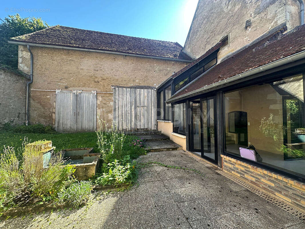 Maison à L'ISLE-SUR-SEREIN