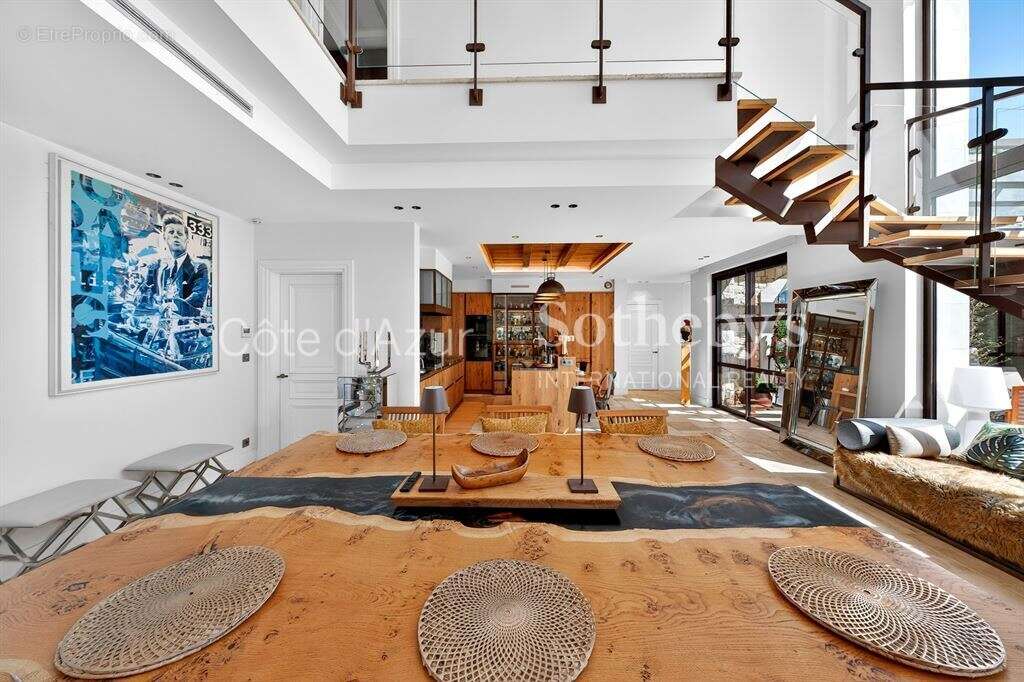 Maison à ROQUEFORT-LES-PINS