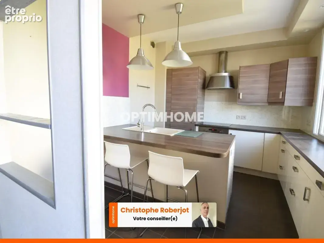 La campagne à la ville ! Jolie maison de 118m2 habitables avec garage et cour dans le quartier prisé de Chalon sur Saône et à 35 - photo 7