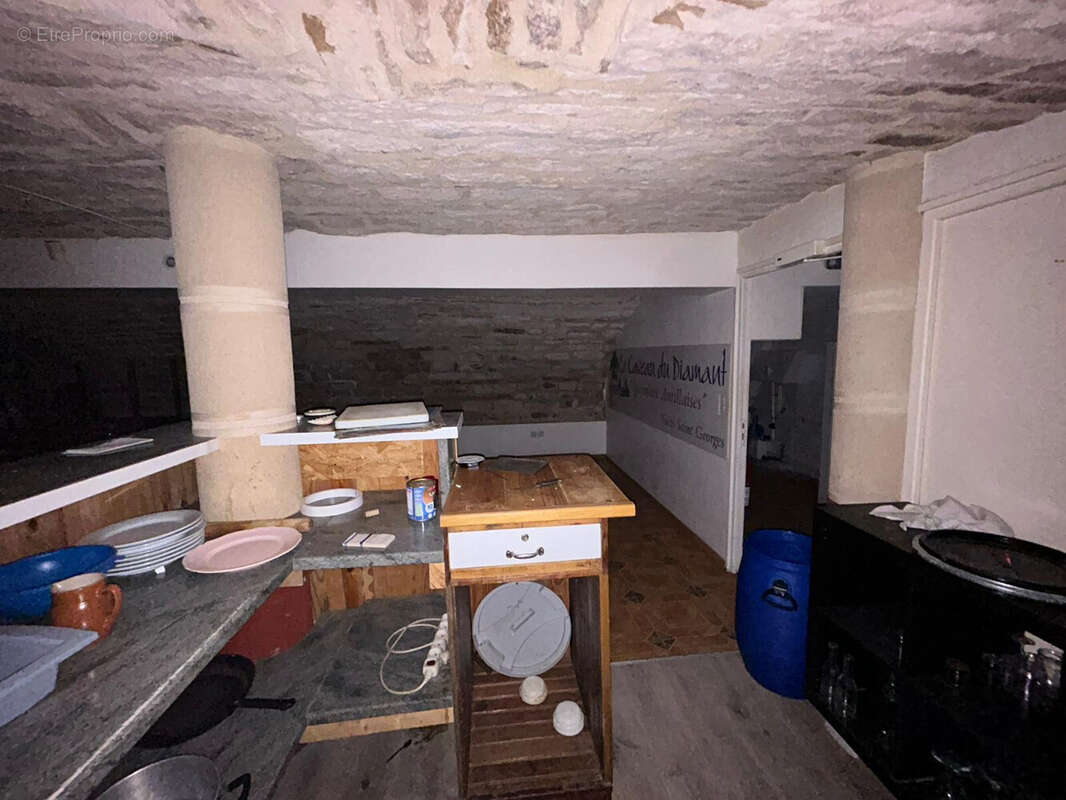 Commerce à NUITS-SAINT-GEORGES