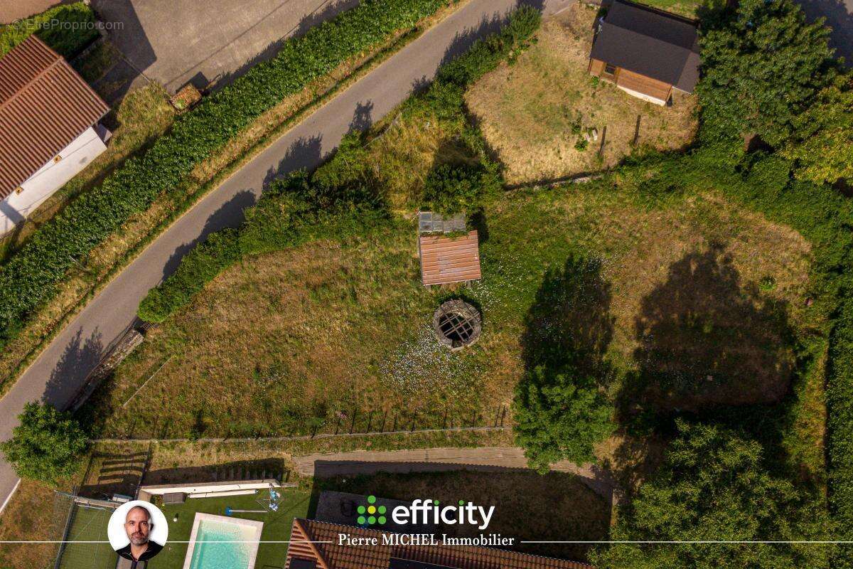Terrain 548 m² à Brullioles  - photo 2