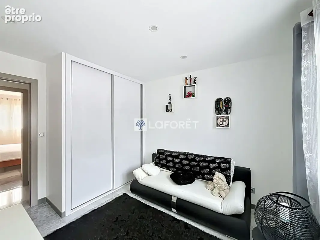 Maison contemporaine de plain-pied avec piscine chauffée et prestations haut de gamme - photo 11