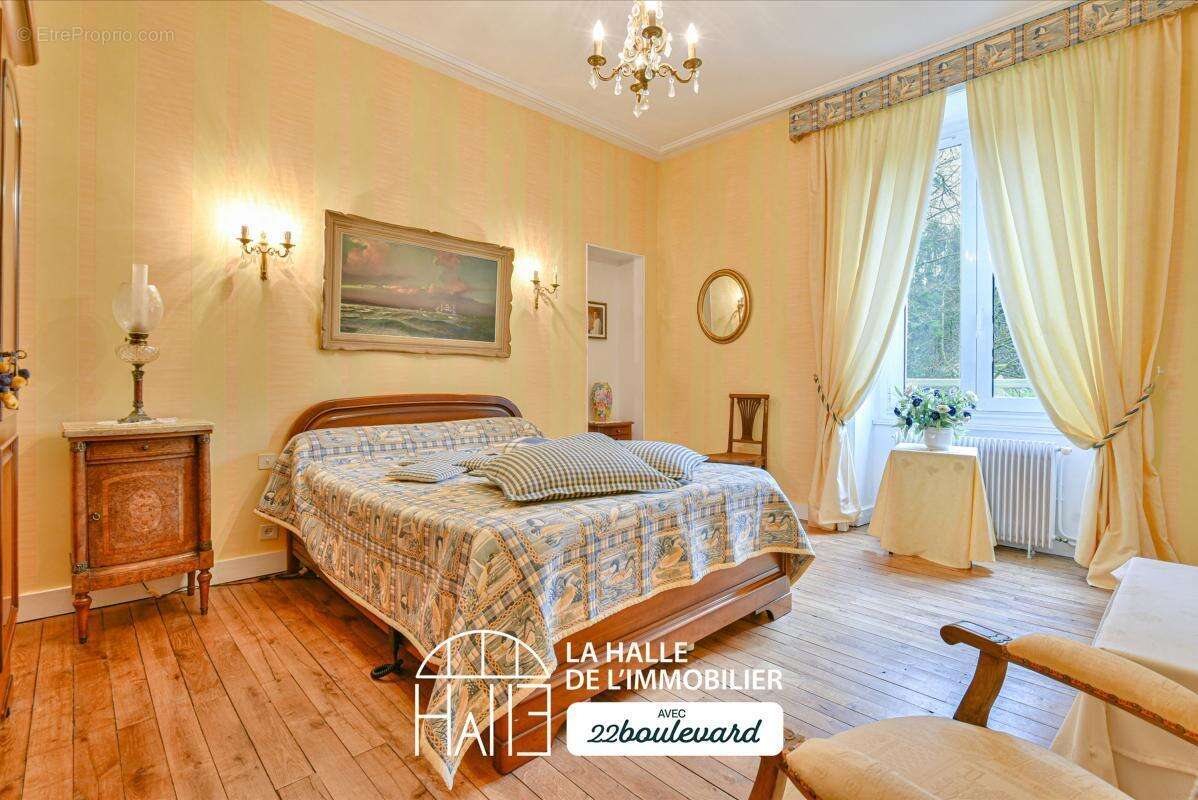 Maison à BONNAC-LA-COTE