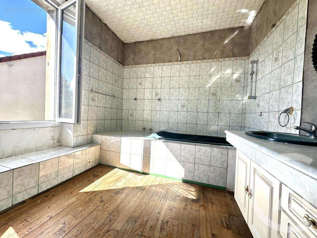 Maison à LES BILLANGES