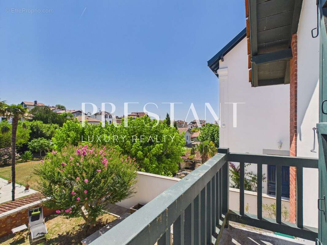 Maison de ville avec extérieur - photo 18