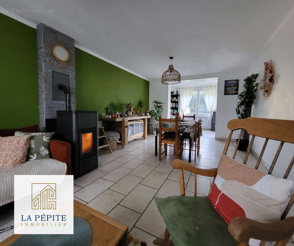 Maison à AULNOYE-AYMERIES