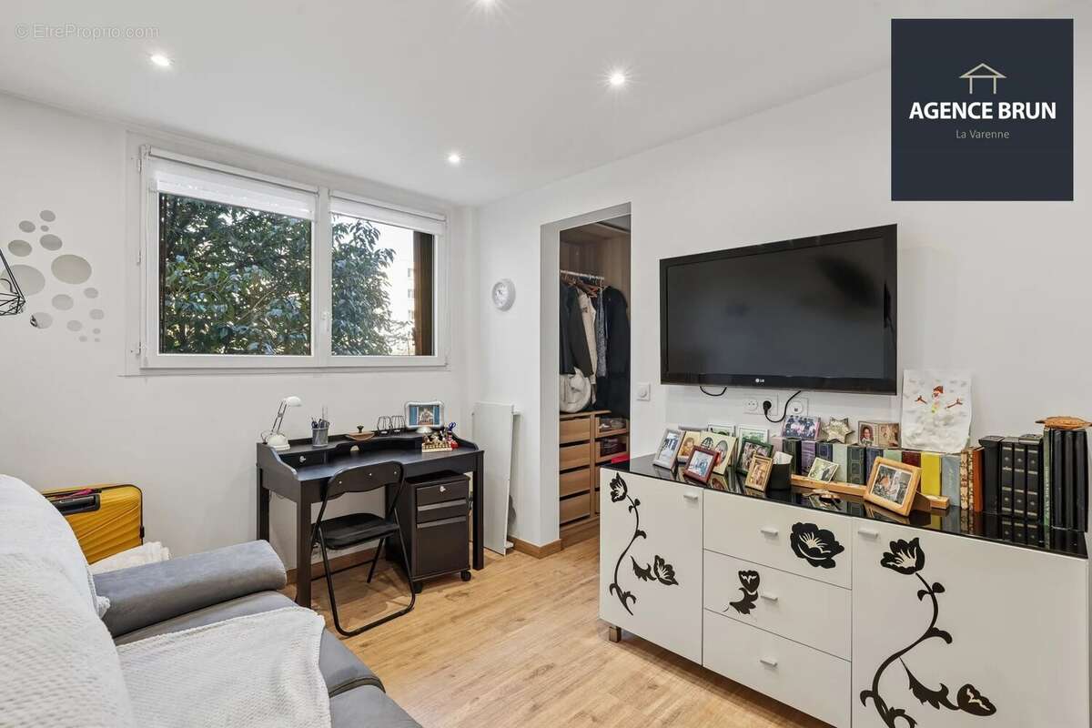 Appartement à SAINT-MAUR-DES-FOSSES