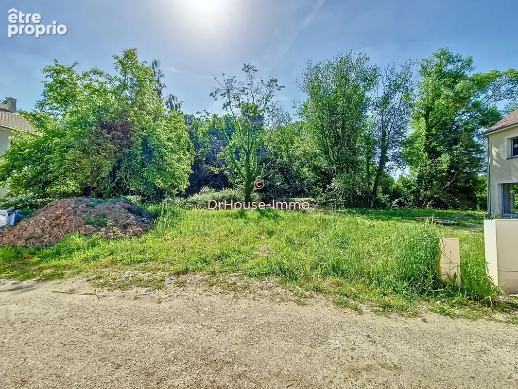 Terrain 1 047 m² à vendre à Rambouillet (78120) - photo 1