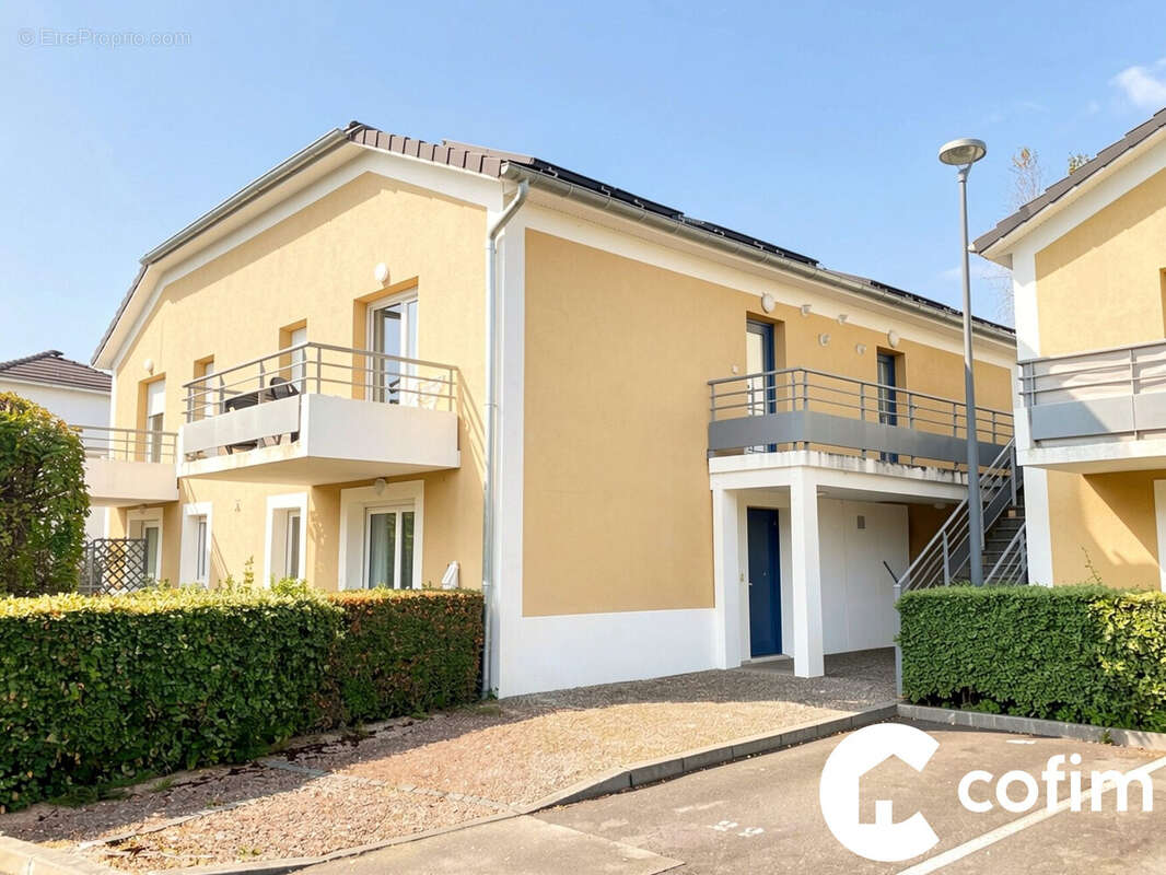 Appartement 38 m² à Nay  - photo 2