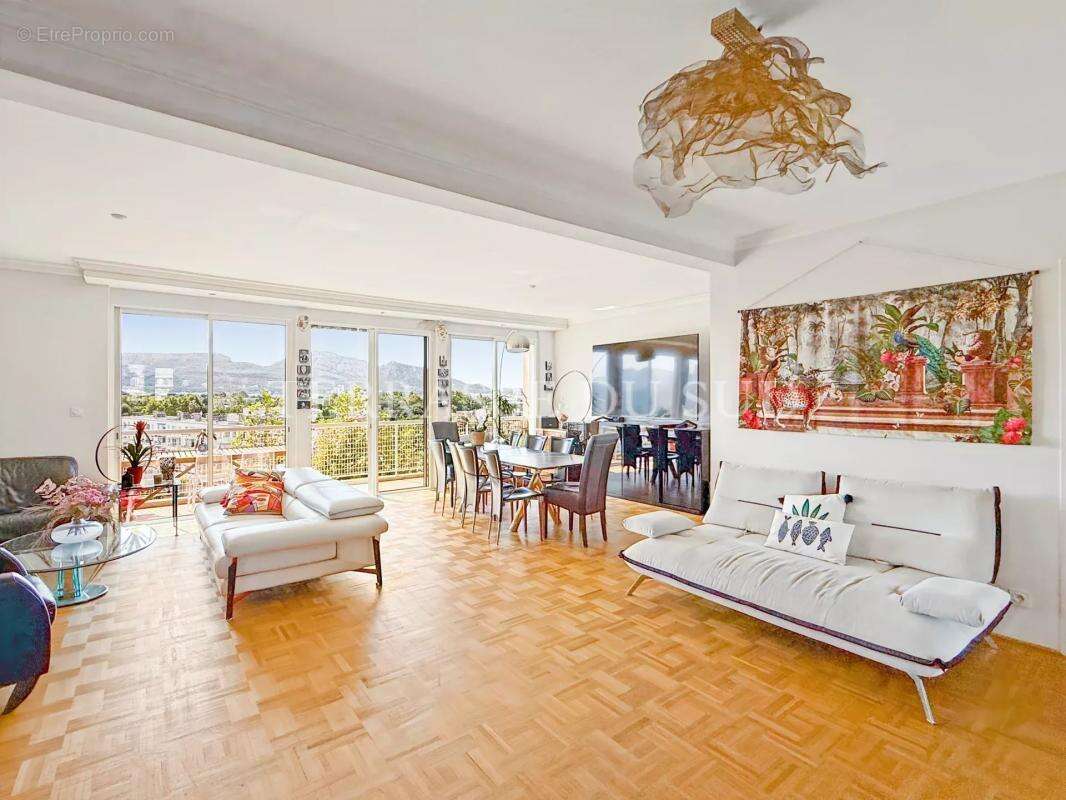 Appartement à MARSEILLE-8E