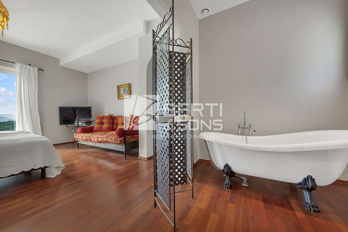 Maison à MOUANS-SARTOUX