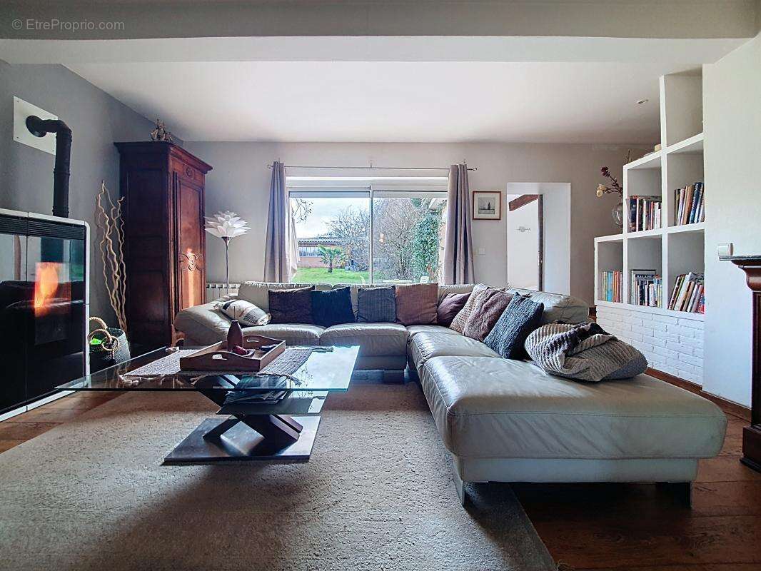 Maison à SAINT-PIERRE-DE-CHANDIEU