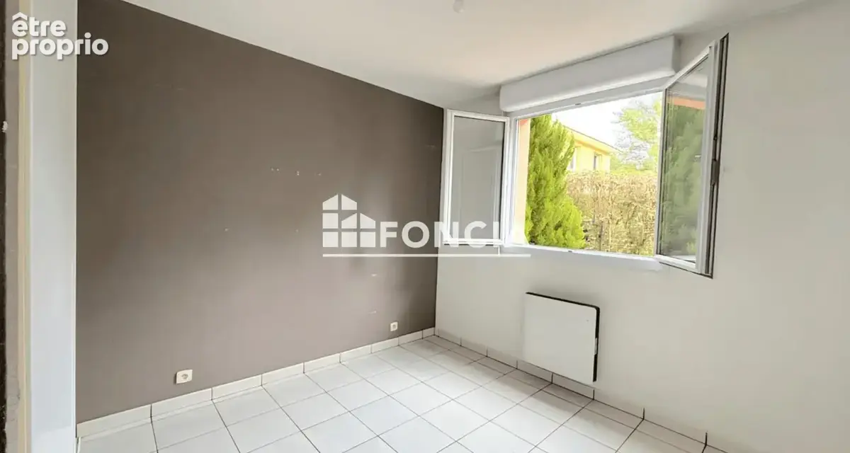 Appartement T3 de 62,41 m² à Pau — Résidence avec piscine - photo 5