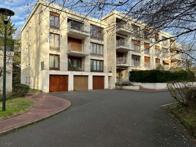 Appartement à BURES-SUR-YVETTE