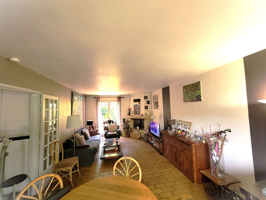 Maison à VILLENEUVE-LA-GARENNE