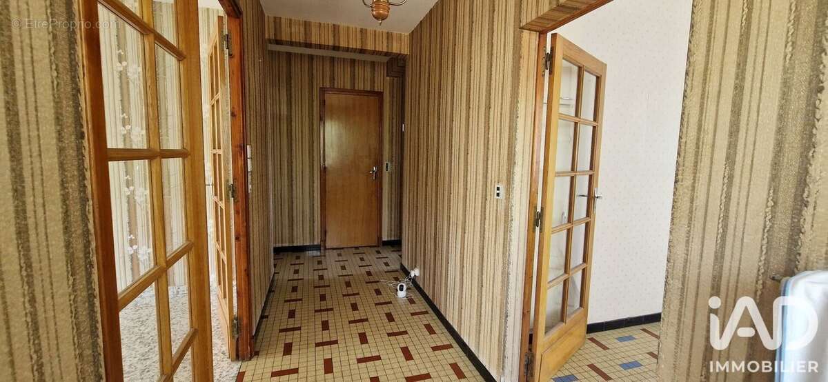 Maison 158 m² à Villefranche-De-Rouergue  - photo 3
