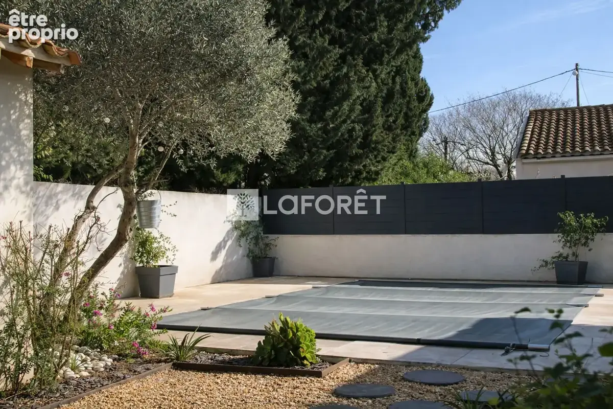 Villa plain pied avec jardin, garage, et piscine à Monplaisir Arles - photo 3
