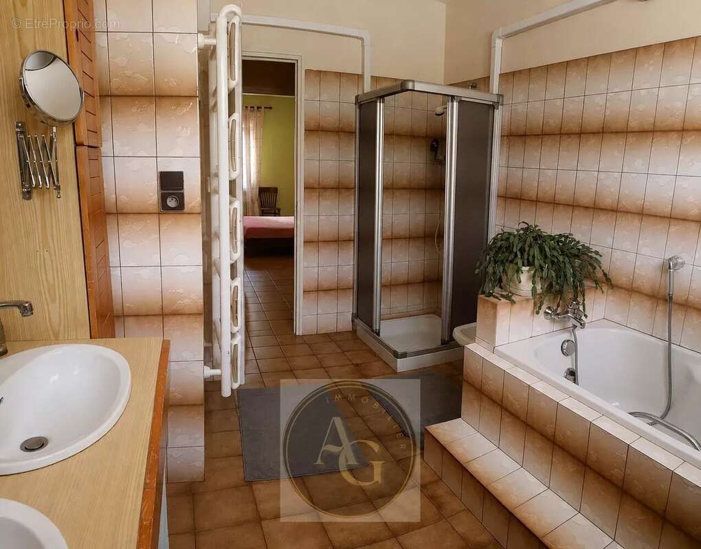 Maison T6 de 175 m² sur terrain de 2 ha avec piscine et tennis - photo 10