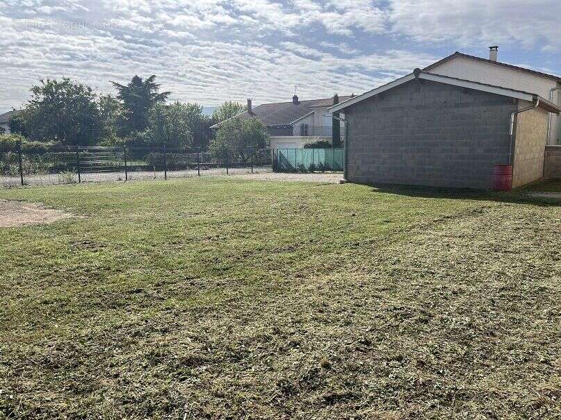Terrain à BOURG-SAINT-CHRISTOPHE